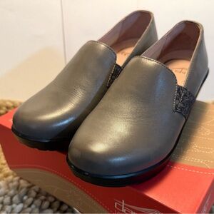 Dansko Jessica Napa Classic Clogs Leather Gray with Floral Trim 38 (7.5)